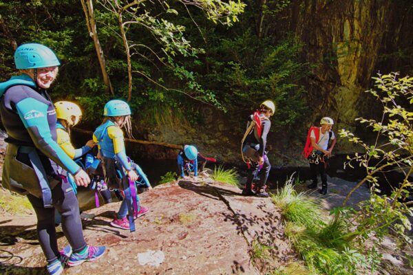 Canyoning Group onder toezicht van Ariège évasion.