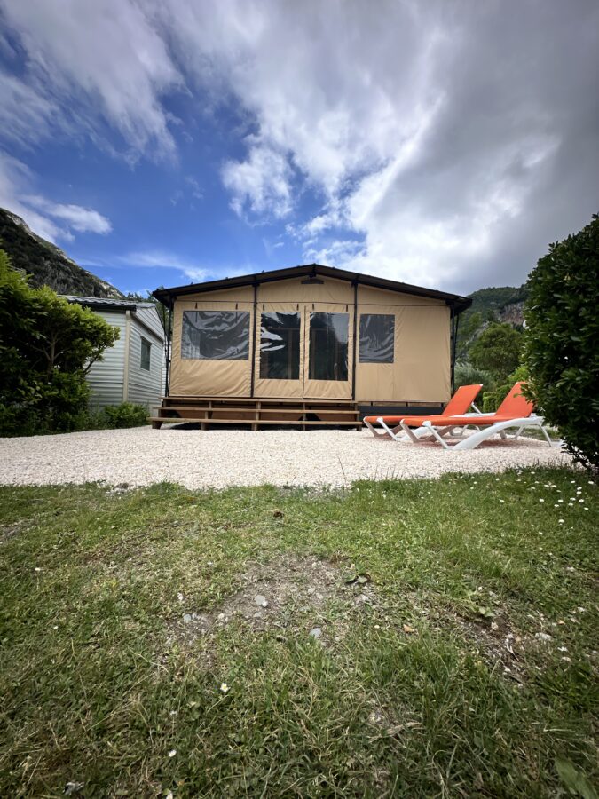 Klein huis op de Ariège Dising Camping.